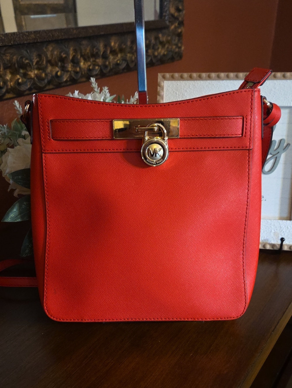 Michael Kors Hamilton Traveler North South Messenger Handbag EUC